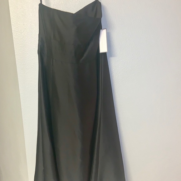 Ann Taylor Dresses & Skirts - NWT Ann Taylor Black dress 🖤